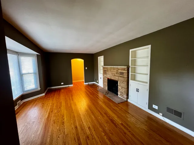 $1,750,000 | 305 South Lambert Road, Glen Ellyn, IL 60137