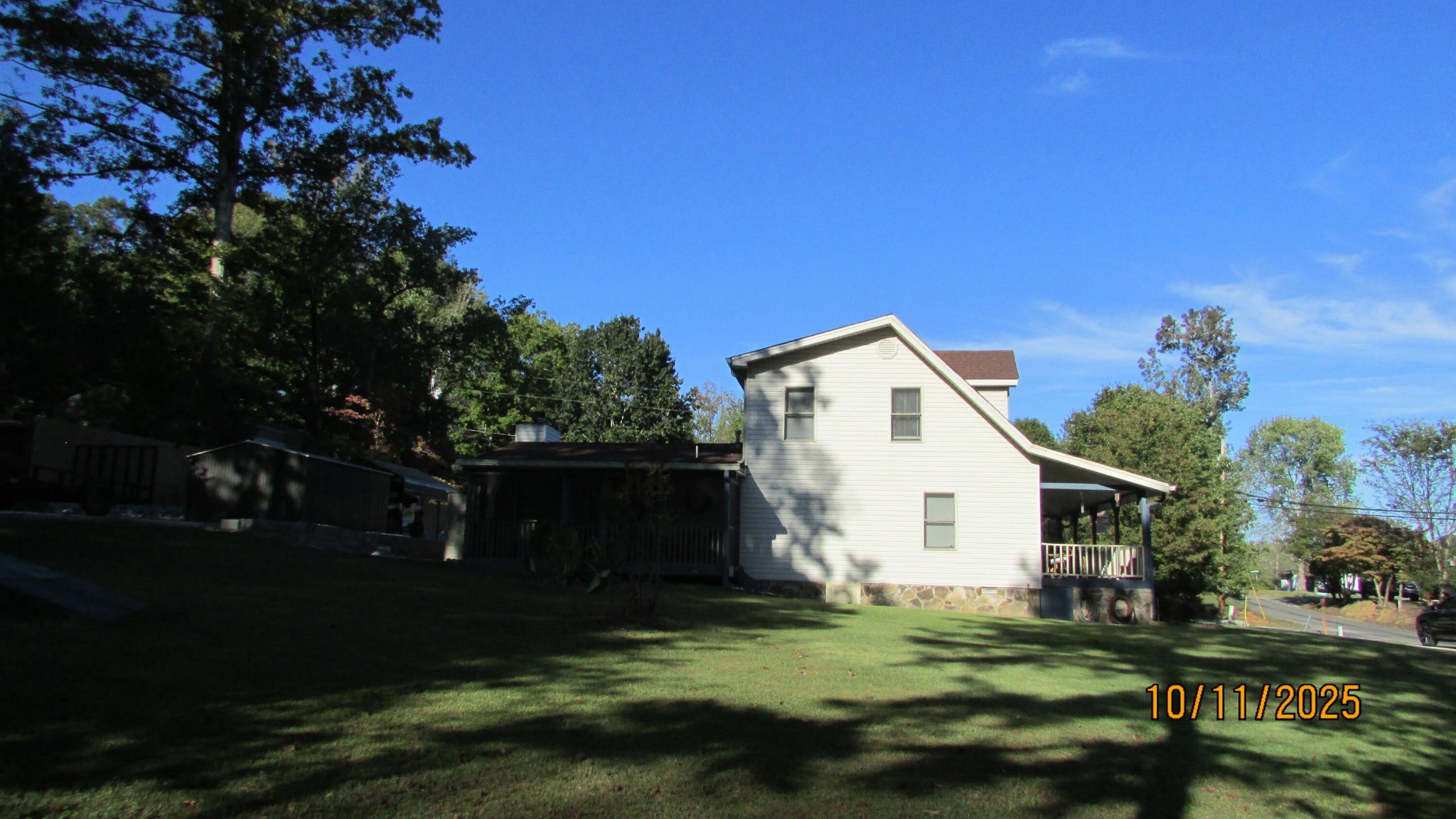 8441 Toestring Valley Road Spring City, TN 37381 - Photo 34 of 39 a view of a backyard of the house