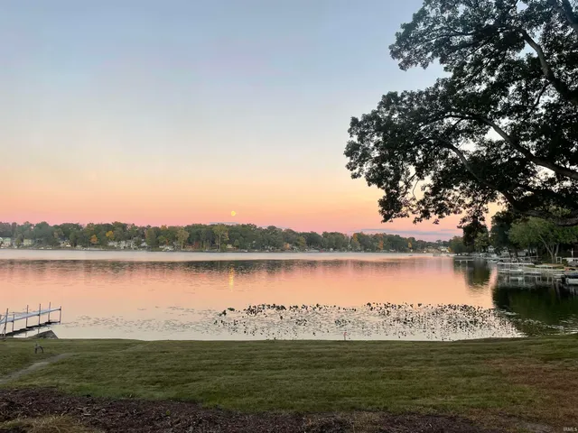 $349,995 | 5685 South 940 East, Wolcottville, IN 46795