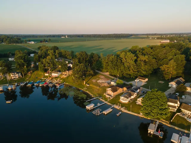 $349,995 | 5685 South 940 East, Wolcottville, IN 46795