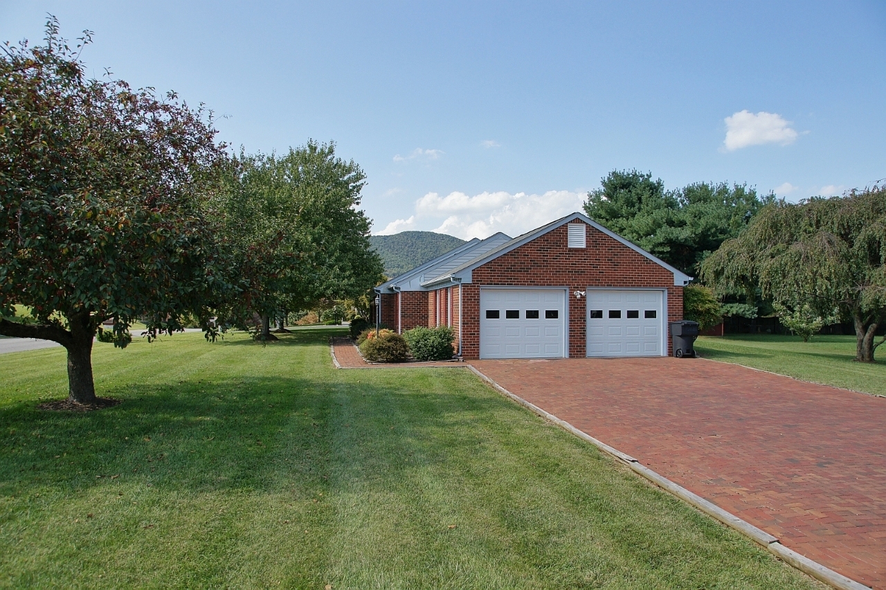 5213 Britaney Road Roanoke, VA 24012 - Photo 20 of 22 DSC02352