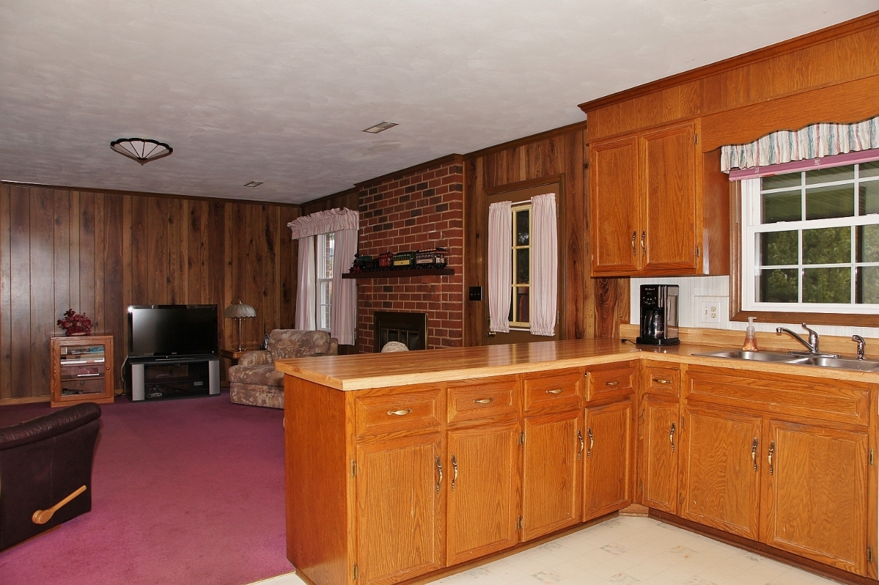 5213 Britaney Road Roanoke, VA 24012 - Photo 7 of 22 DSC00695