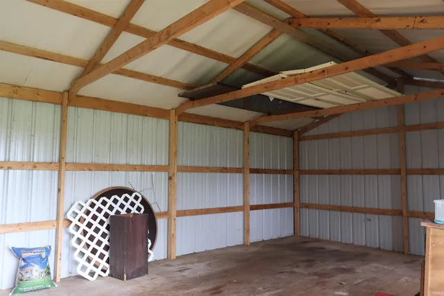 $269,900 | 12176 East 350th Street North, Loogootee, IN 47553