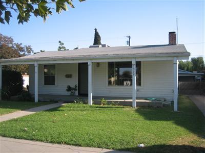 1520 F Street Reedley, CA 93654 - Photo 1 of 8