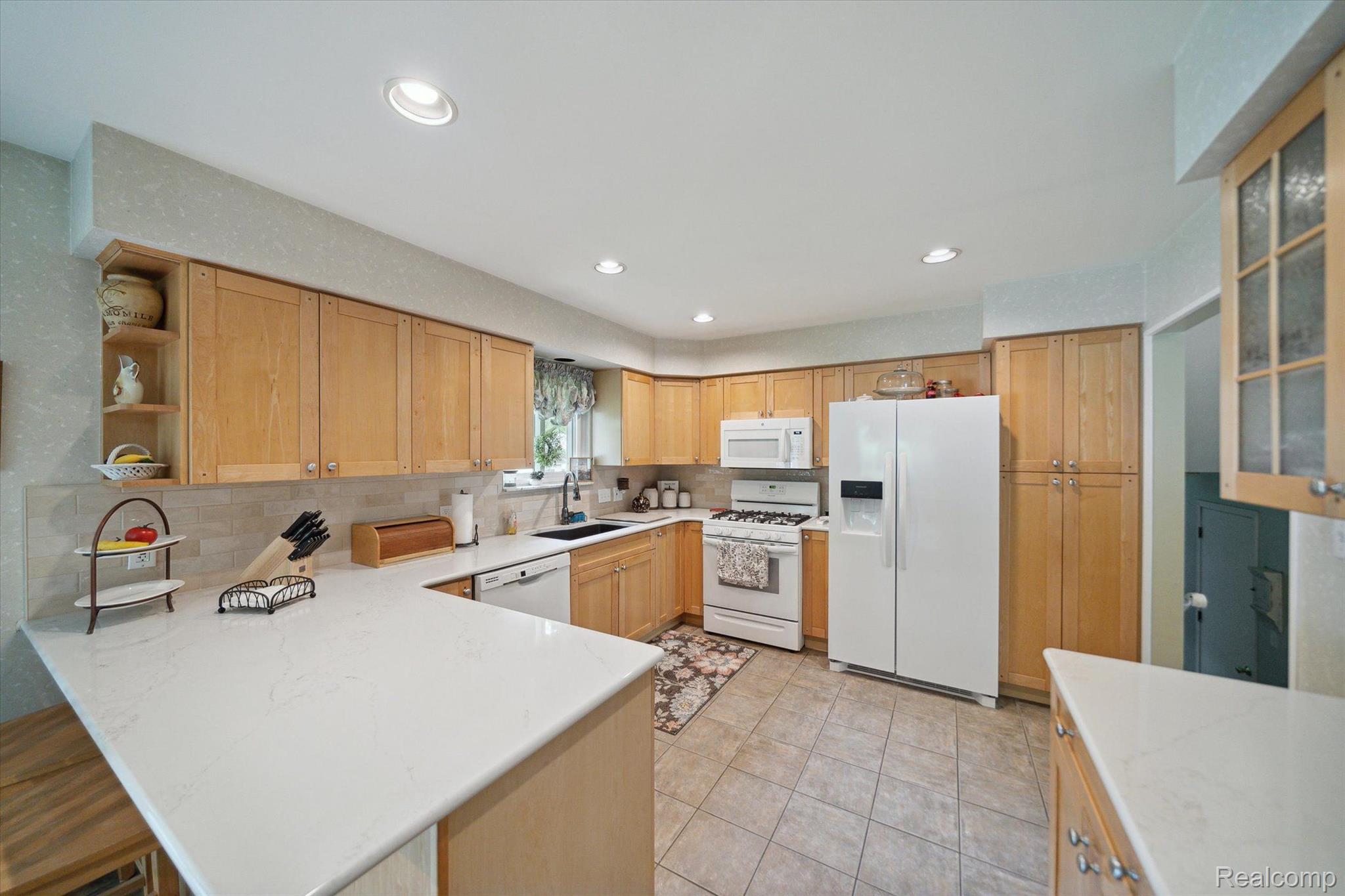 6859 Meldrum Road Fair Haven, MI 48023 - Photo 10 of 38 Gallery Image 10