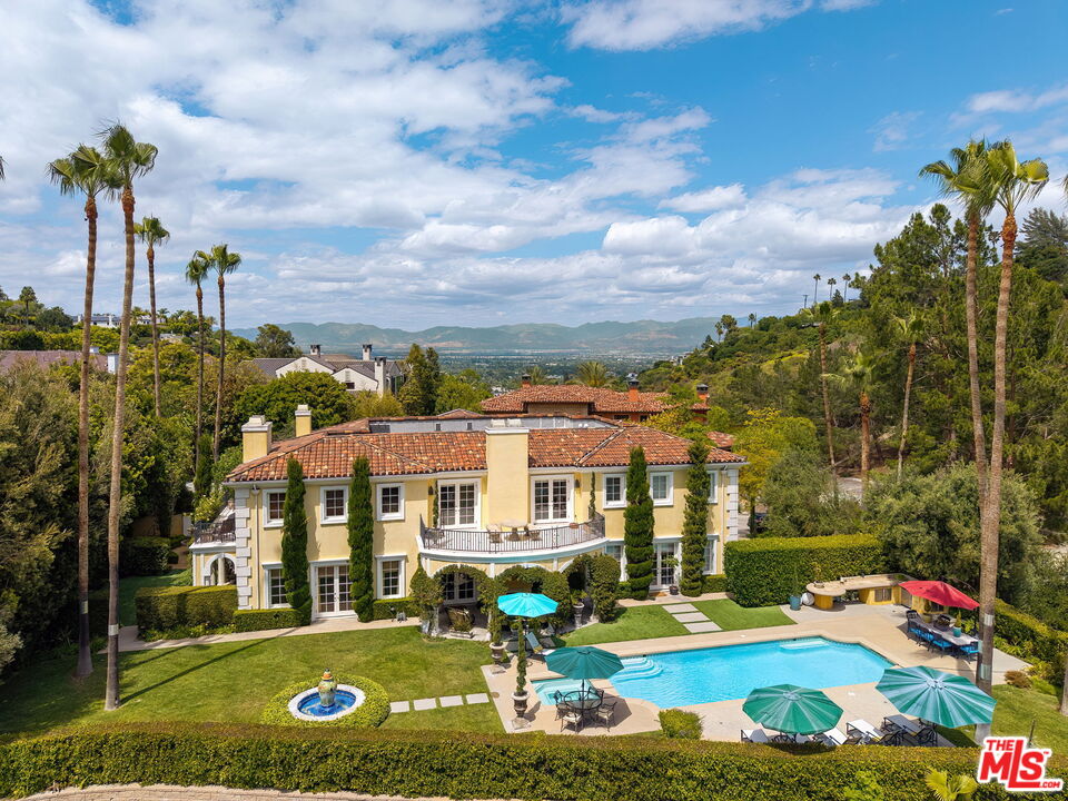 13935 Durham Road Beverly Hills, CA 90210 - Photo 1 of 21