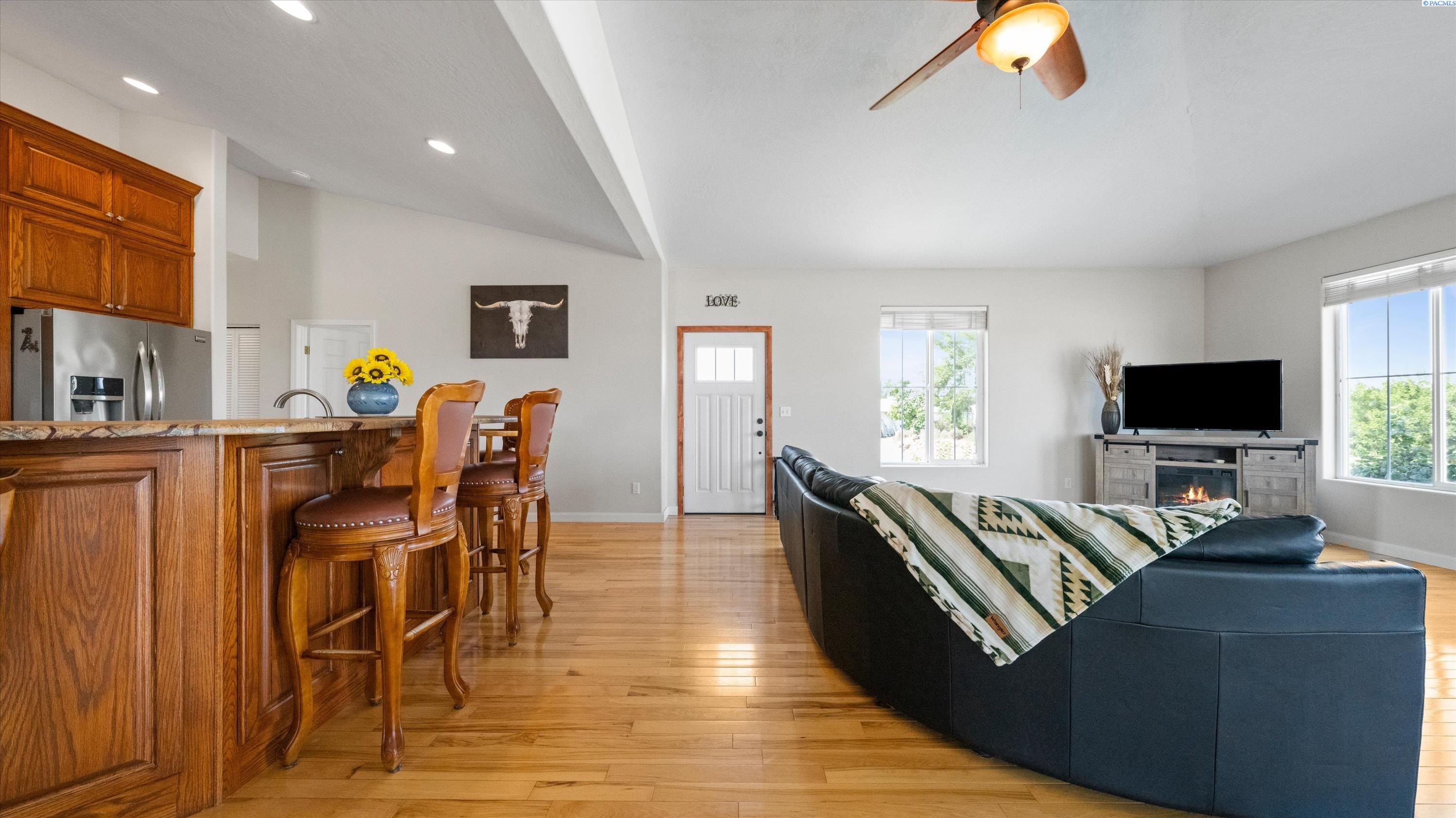 173403 West Byron Road Prosser, WA 99350 - Photo 5 of 42 Gallery Image 5