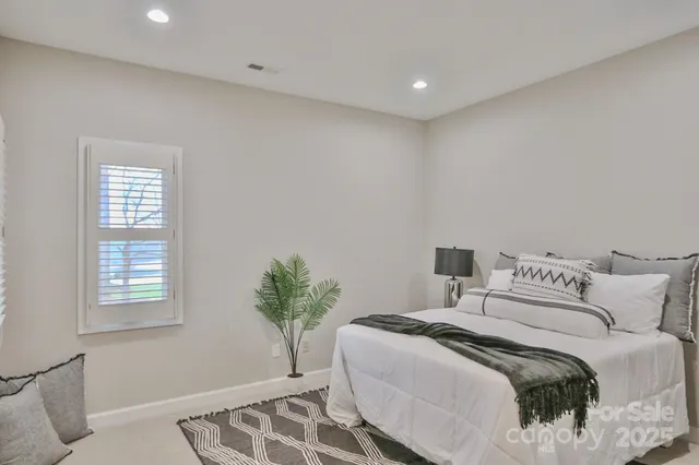 $279,900 | 2425 Country Club Road, Yadkinville, NC 27055