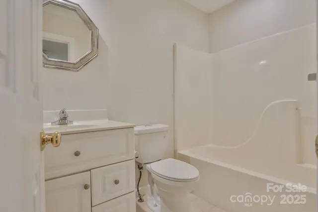 $279,900 | 2425 Country Club Road, Yadkinville, NC 27055