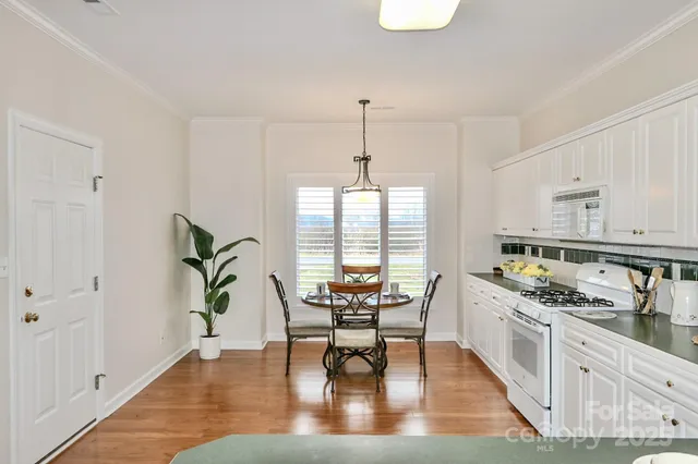 $279,900 | 2425 Country Club Road, Yadkinville, NC 27055