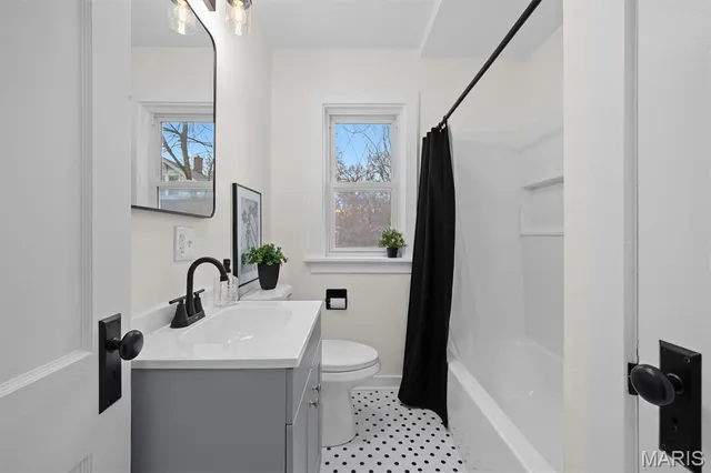 $249,900 | 1304 Eberhart Avenue, Edwardsville, IL 62025