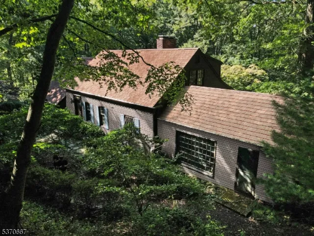 $749,000 | 13 Meadow Lane, Lebanon, NJ 08833