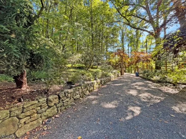 $749,000 | 13 Meadow Lane, Lebanon, NJ 08833