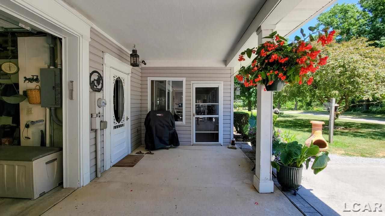 5737 Clinton Macon Road Clinton, MI 49236 - Photo 11 of 69 50081092-10.JPG