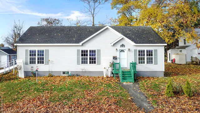 $349,000 | 202 Pearl Street, Bangor, ME 04401