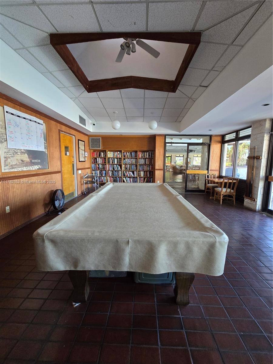 7020 Half Moon Circle, Unit 511 Hypoluxo, FL 33462 - Photo 25 of 28 a close view of dining table