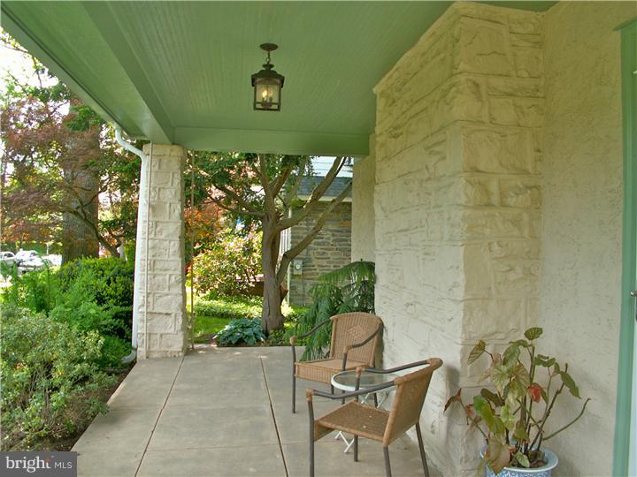 516 Strathmore Road Havertown, PA 19083 - Photo 2 of 25 Porch