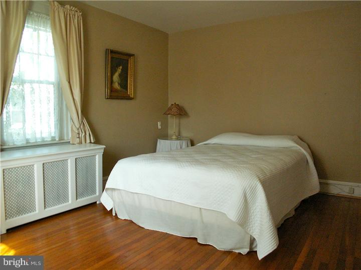 516 Strathmore Road Havertown, PA 19083 - Photo 17 of 25 Bedroom 2