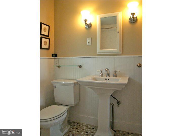 516 Strathmore Road Havertown, PA 19083 - Photo 19 of 25 Bathroom
