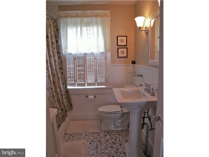 516 Strathmore Road Havertown, PA 19083 - Photo 20 of 25 Bathroom