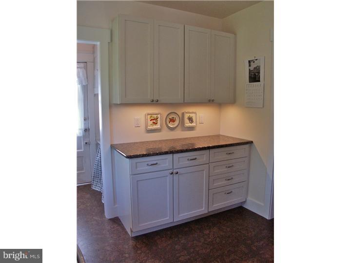 516 Strathmore Road Havertown, PA 19083 - Photo 8 of 25 Kitchen