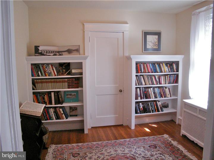 516 Strathmore Road Havertown, PA 19083 - Photo 10 of 25 Den