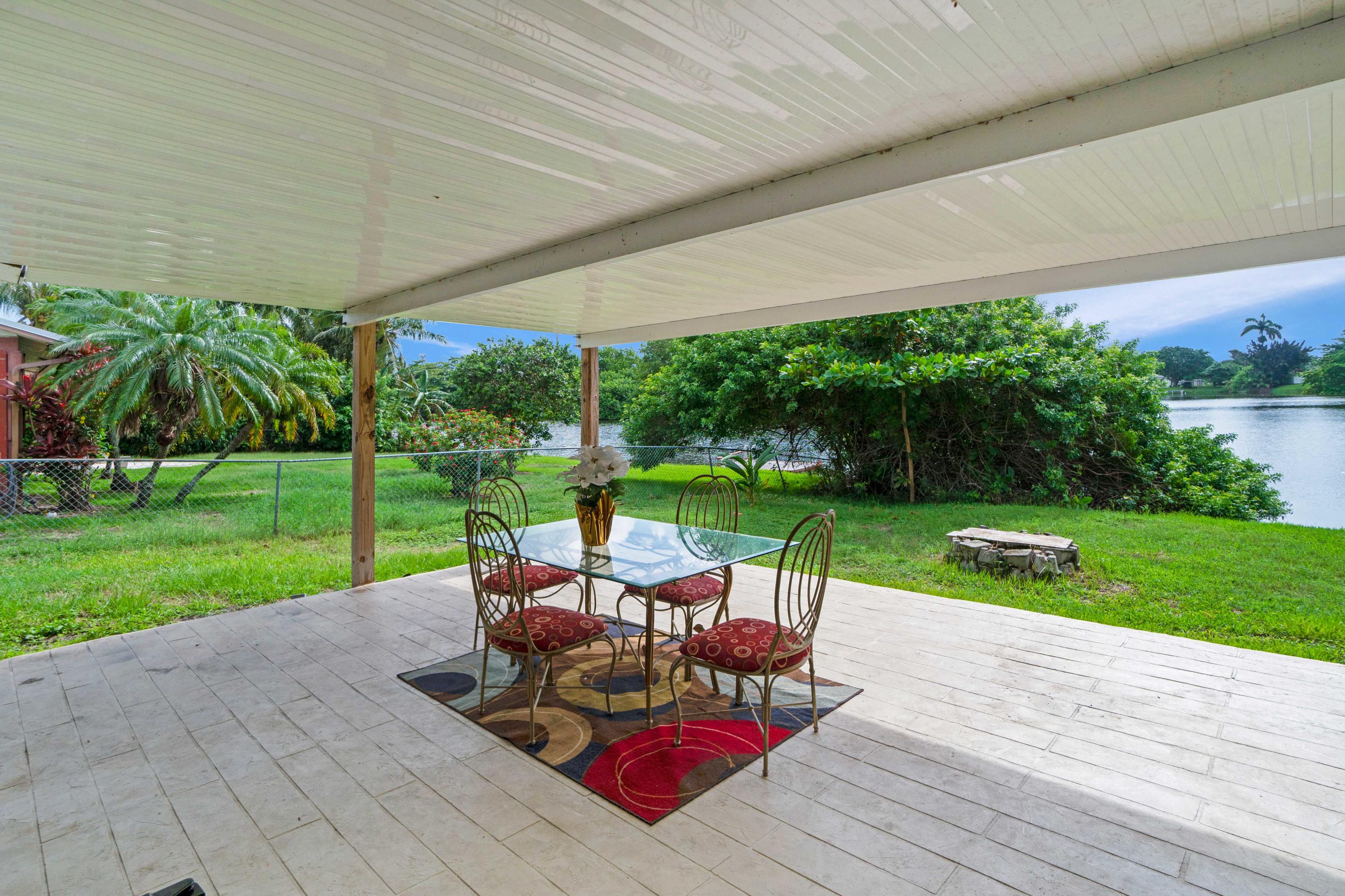 316 Davis Road Palm Springs, FL 33461 - Photo 3 of 47 37