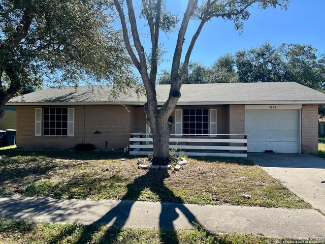 $159,000 | 1404 Glendale Drive, Beeville, TX 78102