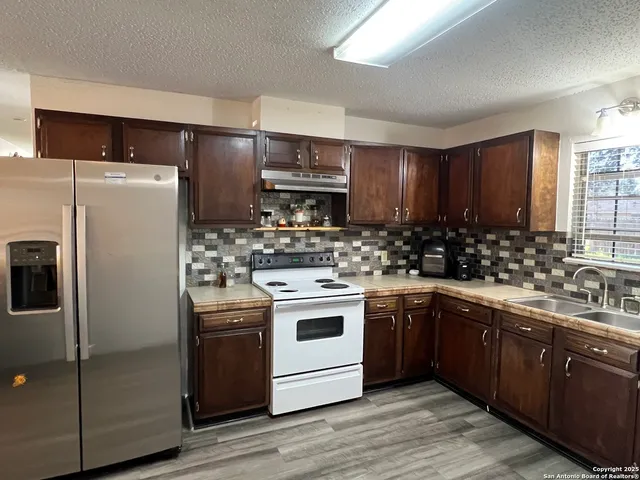 $159,000 | 1404 Glendale Drive, Beeville, TX 78102