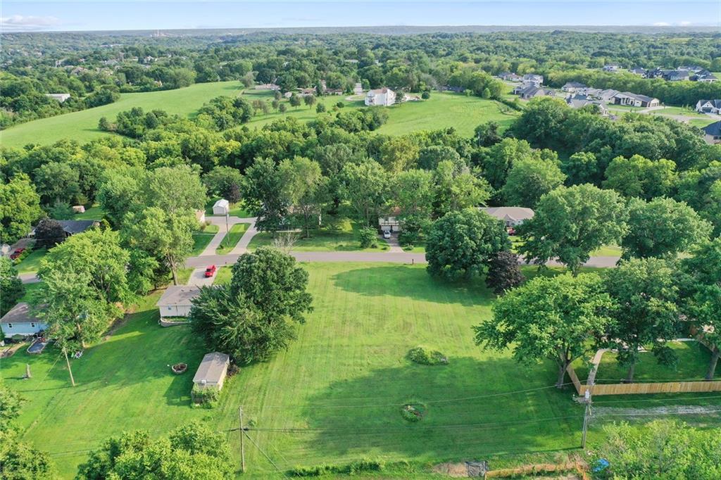 Northwest Porter Road Parkville, MO 64152 - Photo 11 of 13 Gallery Image 11