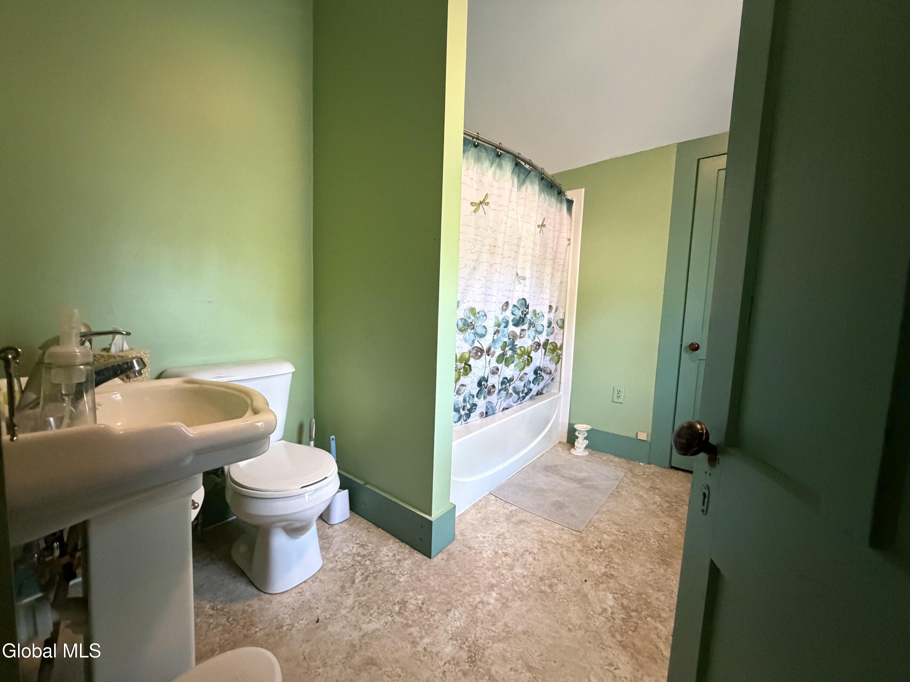 2056 Creek Road Crown Point, NY 12928 - Photo 30 of 49 0ade7a2e-6af2-4b9b-ac33-076918902cb1