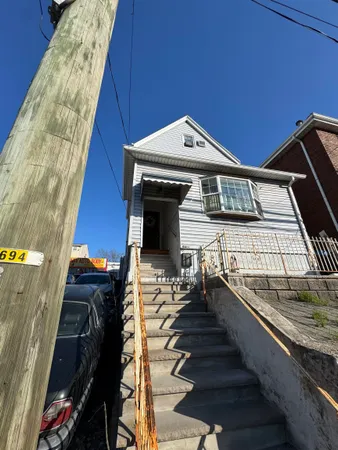 $2,900 | 8906 Tonnelle Avenue, North Bergen, NJ 07047