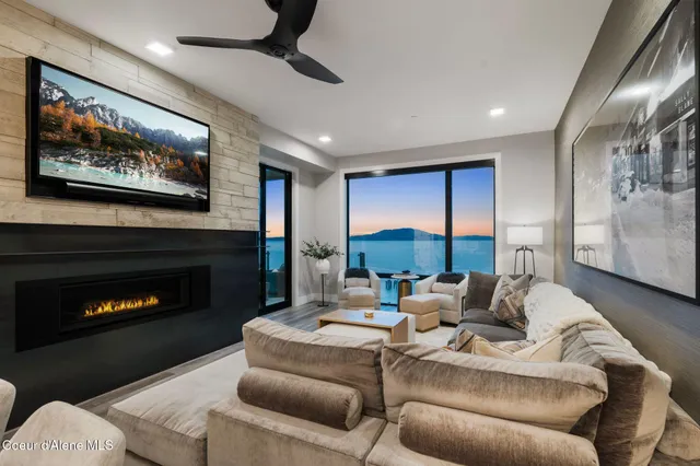 $2,147,000 | 802 Sandpoint Avenue, Unit 8104, Sandpoint, ID 83864