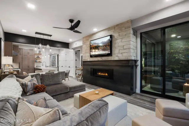 $2,147,000 | 802 Sandpoint Avenue, Unit 8104, Sandpoint, ID 83864