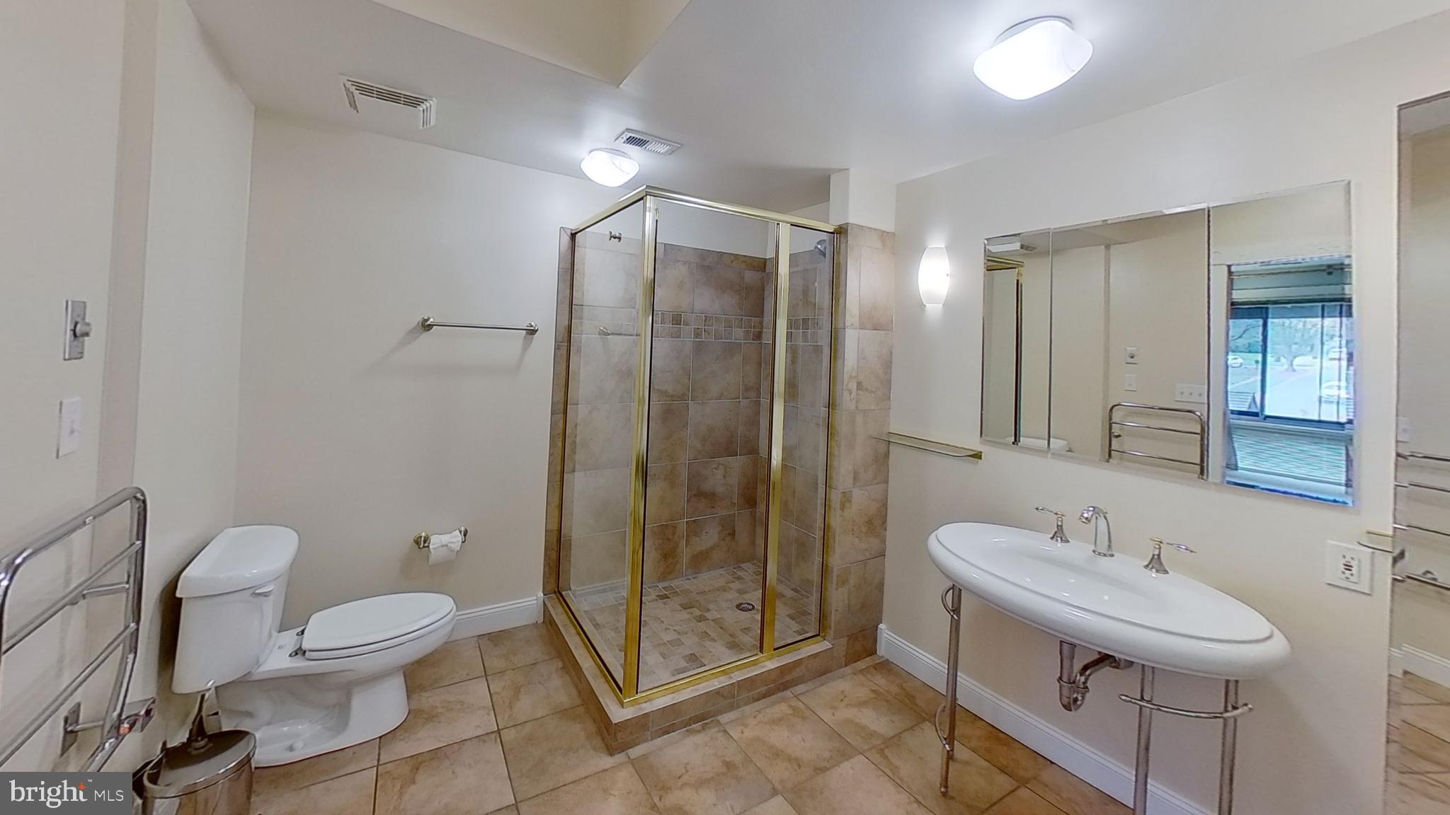 7 Cross Keys Road, Unit 7E Baltimore, MD 21210 - Photo 15 of 40 Upgraded Luxurious Full BA!
