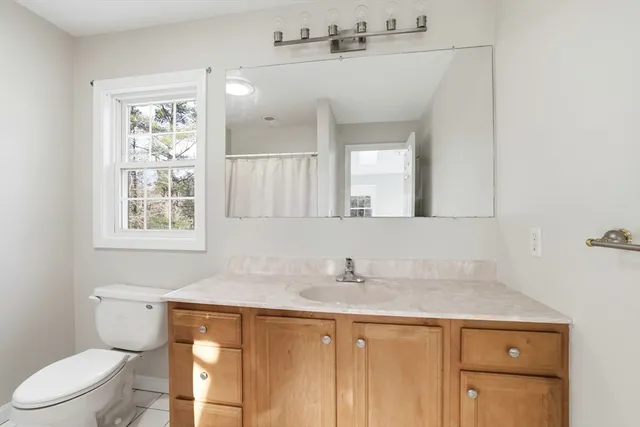 $750,000 | 14 Mark's Lane, Freetown, MA 02717