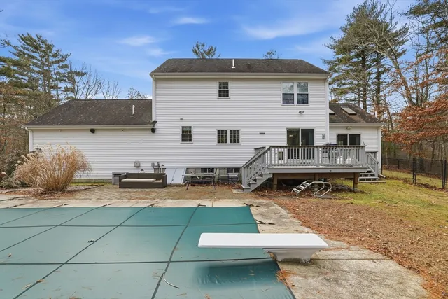$750,000 | 14 Mark's Lane, Freetown, MA 02717