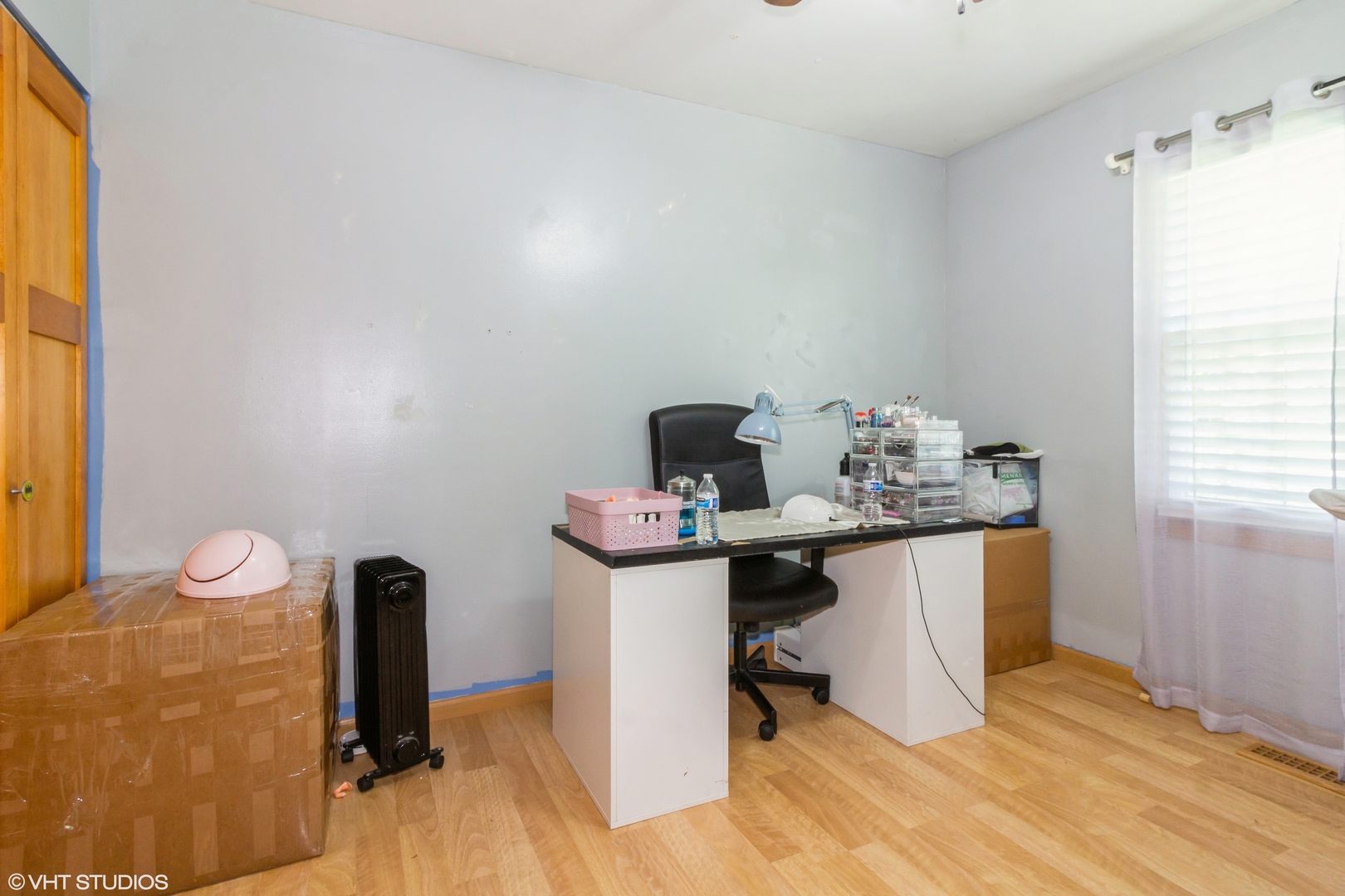 671 Rockhurst Road Bolingbrook, IL 60440 - Photo 9 of 17 a room with table chair and windows