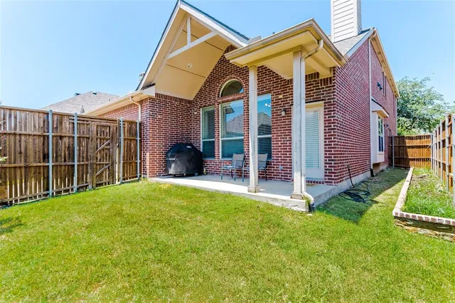 a view of an outdoor space