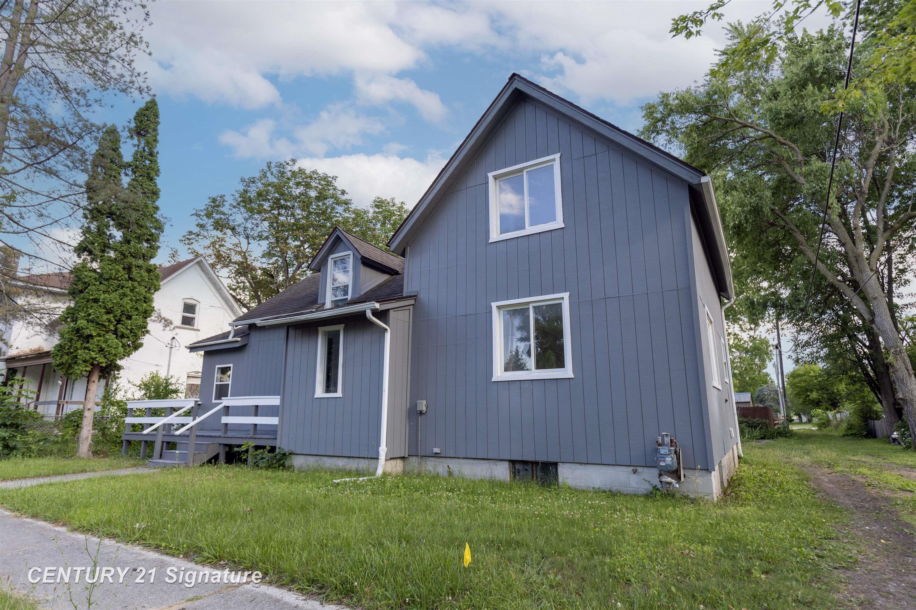 611 West 2nd Street Pinconning, MI 48650 - Photo 1 of 38