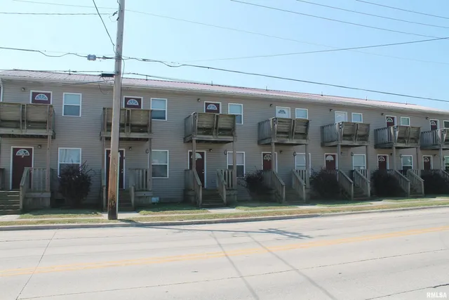 $720,000 | 405-419 East Mill Street, Unit 14, Carbondale, IL 62901