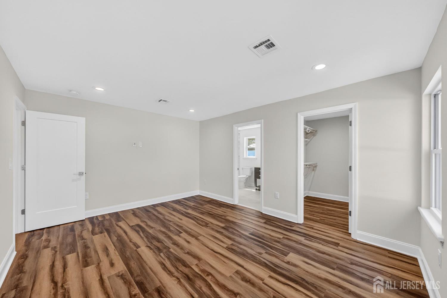 19 Springdale Road Kendall Park, NJ 08824 - Photo 23 of 41