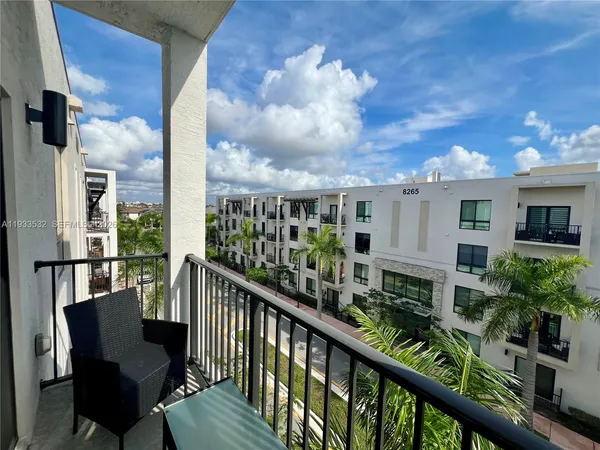 $3,100 | 8301 Northwest 41st Street, Unit B405, Doral, FL 33178