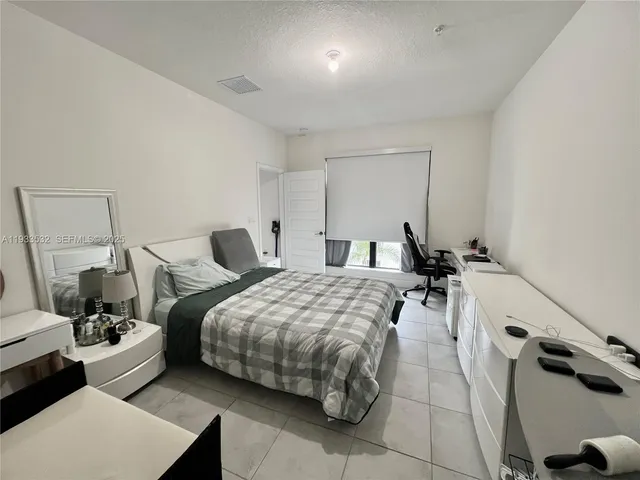 $3,300 | 8301 Northwest 41st Street, Unit B405, Doral, FL 33178