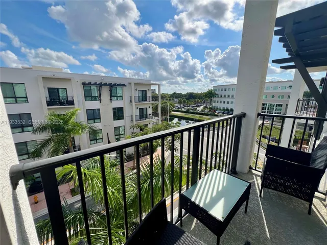 $3,300 | 8301 Northwest 41st Street, Unit B405, Doral, FL 33178
