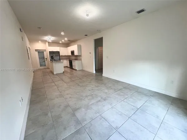 $3,100 | 8301 Northwest 41st Street, Unit B405, Doral, FL 33178