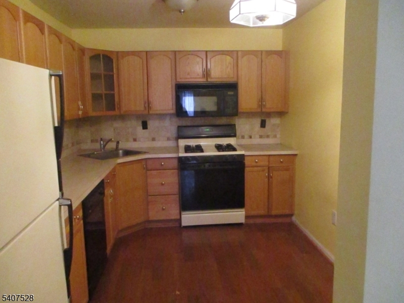 76 Boston Street Newark, NJ 07103 - Photo 6 of 11