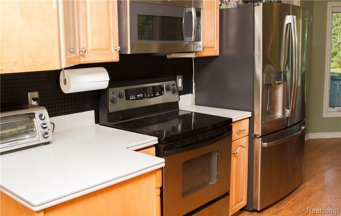 722 Wilcox Street Rochester, MI 48307 - Photo 7 of 52 Kitchen6.jpg