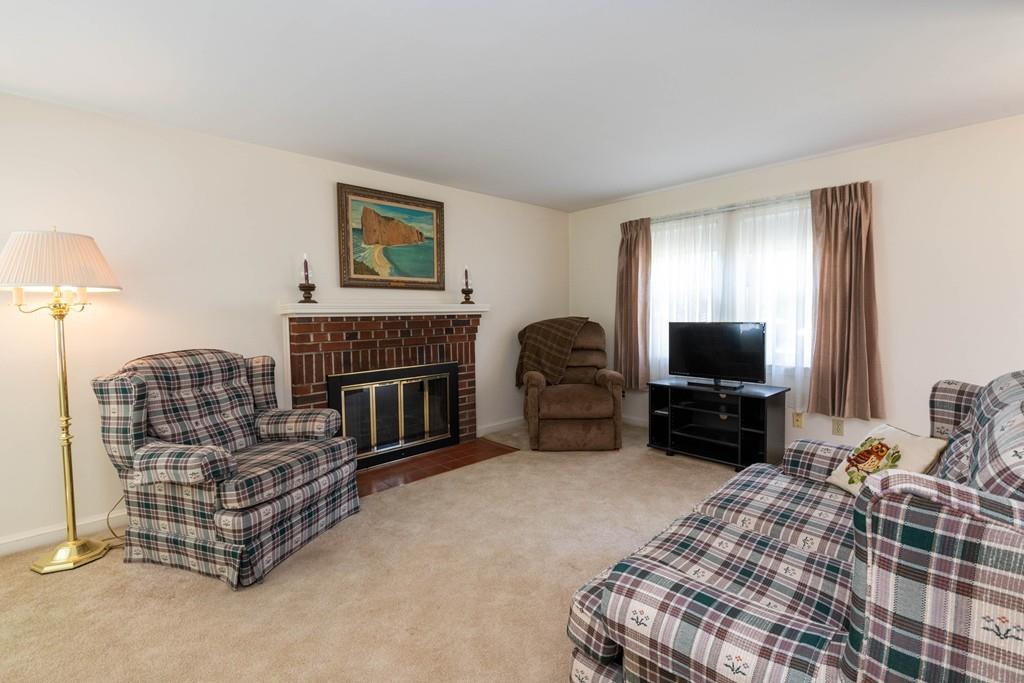 19 Thistledale Road Wakefield, MA 01880 - Photo 8 of 19 Gallery Image 8