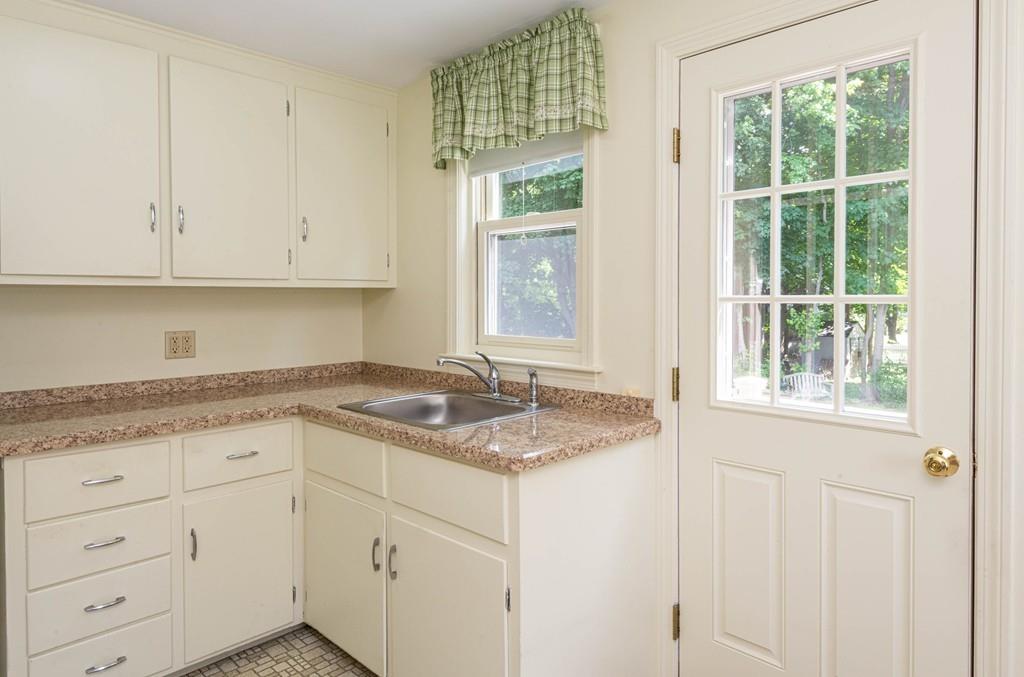 19 Thistledale Road Wakefield, MA 01880 - Photo 10 of 19 Gallery Image 10